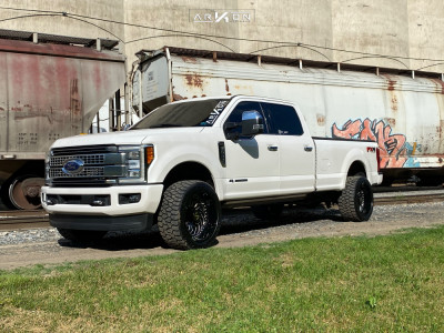 2017 Ford F-350 Super Duty - 22x12 -51mm - ARKON OFF-ROAD Crown Series Victory - Stock Suspension - 33" x 12.5"