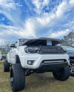 2014 Toyota Tacoma - 22x12 -51mm - ARKON OFF-ROAD Alexander - Suspension Lift 7" - 33" x 12.5"