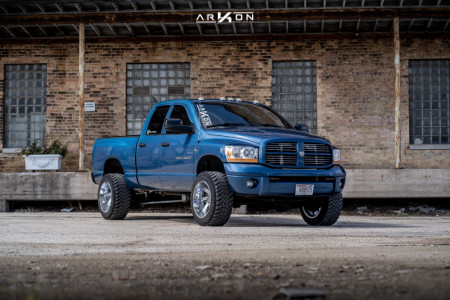 2006 Dodge Ram 2500 - 20x12 -51mm - ARKON OFF-ROAD Lincoln - Leveling Kit - 33" x 12.5"