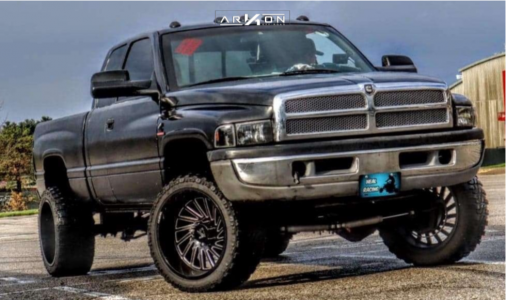 1999 Dodge Ram 2500 - 22x12 -51mm - ARKON OFF-ROAD Caesar - Leveling Kit - 33" x 12.5"