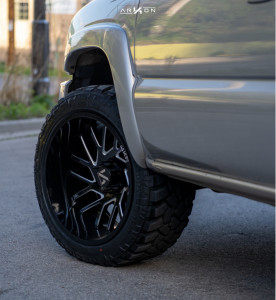 2005 GMC Sierra 1500 Wheel Offset Slightly Aggressive Leveling Kit