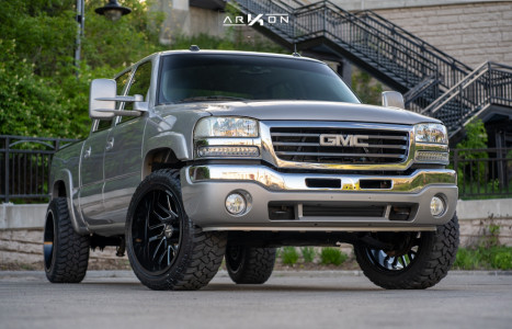 2005 GMC Sierra 1500 Wheel Offset Slightly Aggressive Leveling Kit