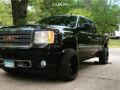 2011 GMC Sierra 2500 HD - 20x12 -51mm - ARKON OFF-ROAD Lincoln - Stock Suspension - 33" x 12.5"