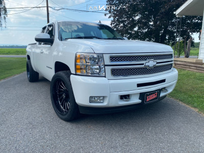 2013 Chevrolet Silverado 1500 - 22x10 -25mm - ARKON OFF-ROAD Caesar - Level 2" Drop Rear - 305/40R22