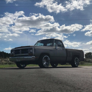 1991 Dodge D150 - 20x12 -51mm - ARKON OFF-ROAD DaVinci - Stock Suspension - 255/35R20