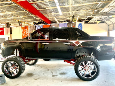 2008 Chevrolet Avalanche - 26x14 -76mm - ARKON OFF-ROAD Lincoln - Lifted >12" - 40" x 15.5"
