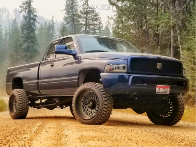 2001 Dodge Ram 2500 - 22x12 -51mm - ARKON OFF-ROAD Crown Series Victory - Suspension Lift 3" - 33" x 12.5"