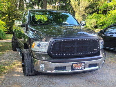 2016 Ram 1500 - 22x12 -51mm - ARKON OFF-ROAD Davinci - Stock Suspension - 305/35R22
