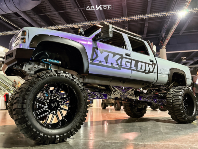 2000 GMC K2500 - 26x14 -81mm - ARKON OFF-ROAD Mandela - Lifted >12" - 44" x 19.5"