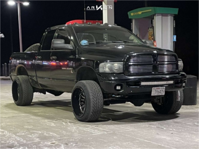 2005 Dodge Ram 2500 - 22x14 -81mm - ARKON OFF-ROAD Alexander - Leveling Kit - 305/45R22