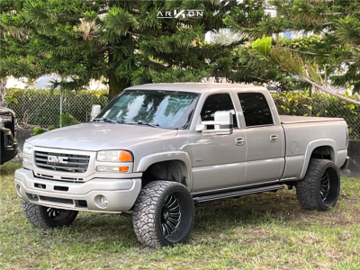 2004 GMC Sierra 2500 HD - 24x14 -81mm - ARKON OFF-ROAD Alexander - Leveling Kit - 33" x 14.5"