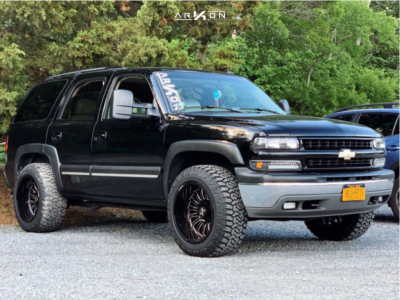 2002 Chevrolet Tahoe - 20x12 -51mm - ARKON OFF-ROAD Alexander - Leveling Kit - 33" x 12.5"
