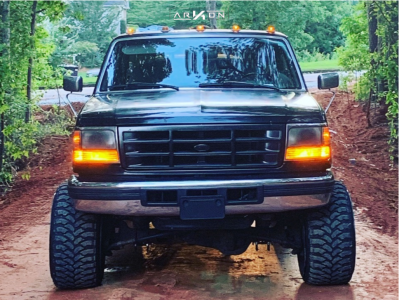 1997 Ford F-250 Super Duty - 24x14 -81mm - ARKON OFF-ROAD Crown Series Victory - Suspension Lift 4" - 33" x 12.5"