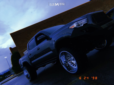 2016 Toyota Tacoma - 24x14 -81mm - ARKON OFF-ROAD Crown Series Victory - Suspension Lift 4" - 33" x 14.5"