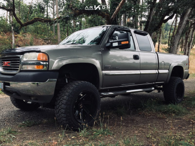 2001 GMC Sierra 2500 HD - 20x12 -44mm - ARKON OFF-ROAD Lincoln - Suspension Lift 4" - 33" x 12.5"