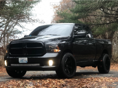 2017 Ram 1500 - 22x12 -51mm - ARKON OFF-ROAD Lincoln - Stock Suspension - 305/40R22