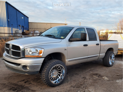 2006 Dodge Ram 3500 - 22x12 -51mm - ARKON OFF-ROAD Caesar - Stock Suspension - 33" x 12.5"