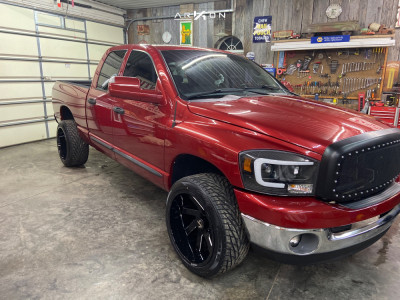 2007 Dodge Ram 1500 - 22x12 -51mm - ARKON OFF-ROAD Lincoln - Leveling Kit - 305/40R22