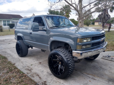 1995 Chevrolet Tahoe - 24x14 -81mm - ARKON OFF-ROAD Lincoln - Suspension Lift 6" - 35" x 12.5"