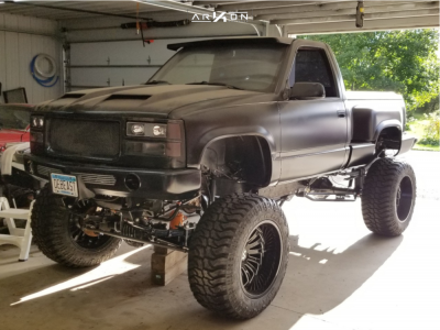 1990 Chevrolet K1500 - 22x14 -81mm - ARKON OFF-ROAD Alexander - Lifted >12" - 38" x 15.5"