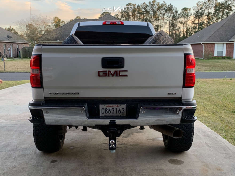 2018 GMC Sierra 2500 HD Wheel Offset Super Aggressive 3"5" Suspension